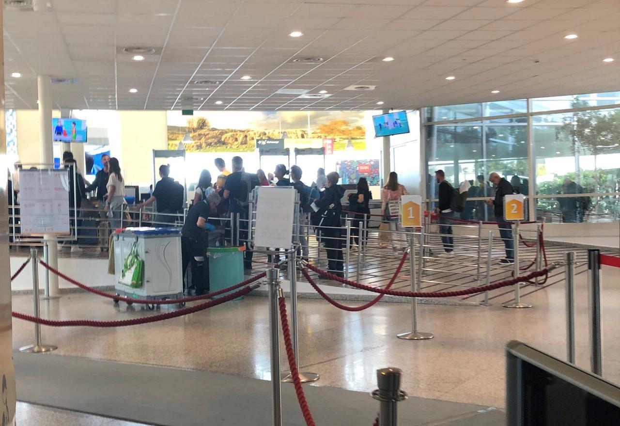 Olbia, suona il metal detector: sotto i testicoli un barattolo di droga