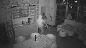 Un frammento del video estrapolato dalle telecamere di sorveglianza del ristorante del Tennis Club 