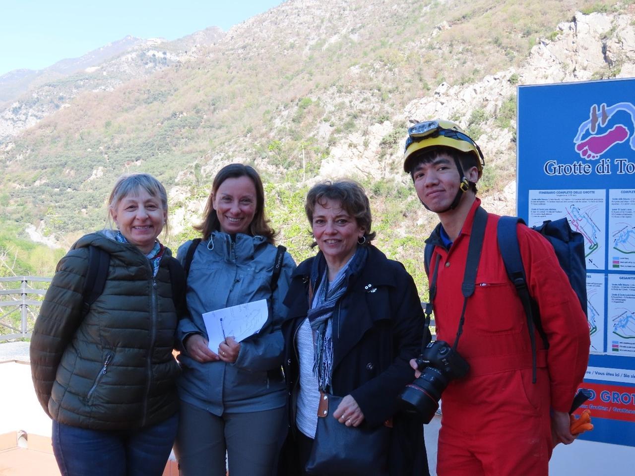 Starnini (prima a sinistra) con alcuni membri del gruppo di ricerca internazionale