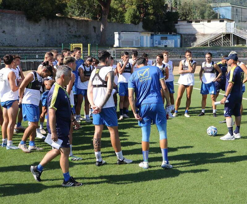 Un allenamento degli azzurri allo stadio
