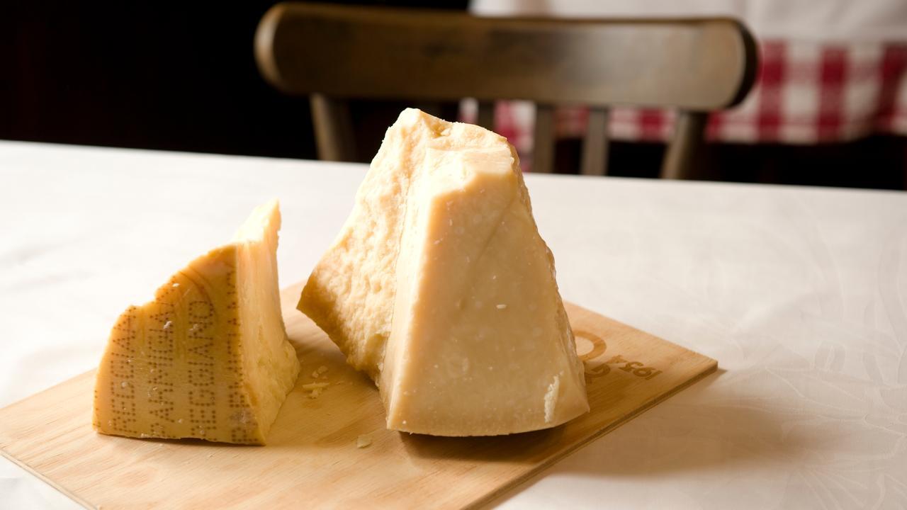 Parmigiano Reggiano di montagna: ecco i caseifici che fanno il formaggio migliore