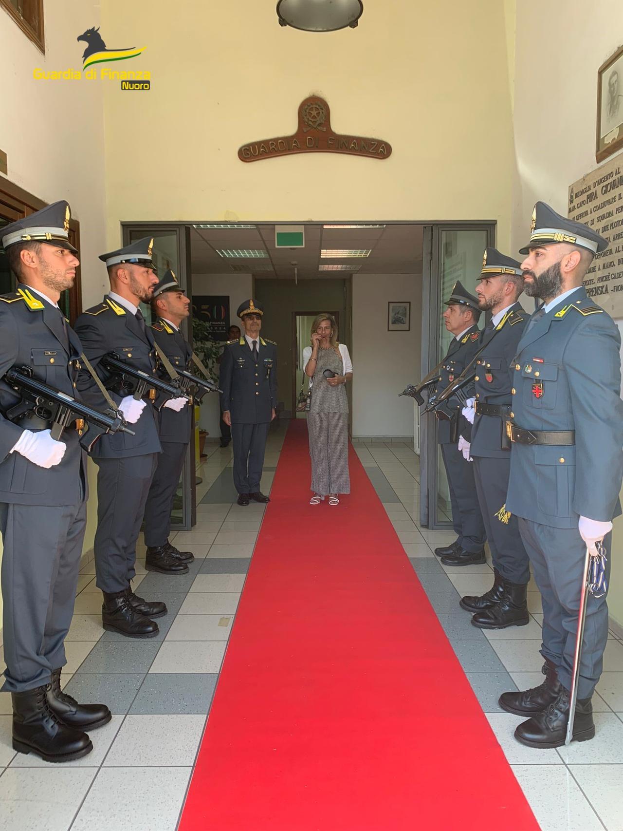 Nuoro, la prefetta Nigro visita il comando della Guardia di finanza