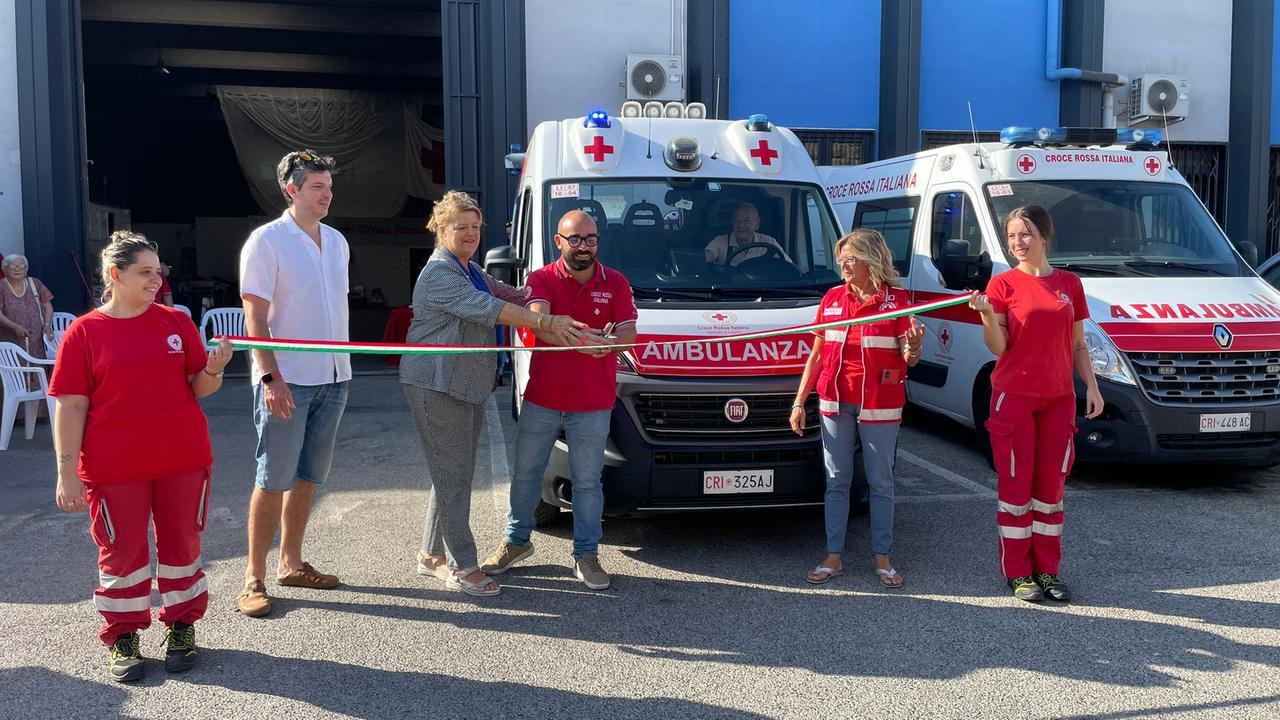 Una nuova ambulanza per la Croce rossa di Livorno in memoria del dottor Baroncini