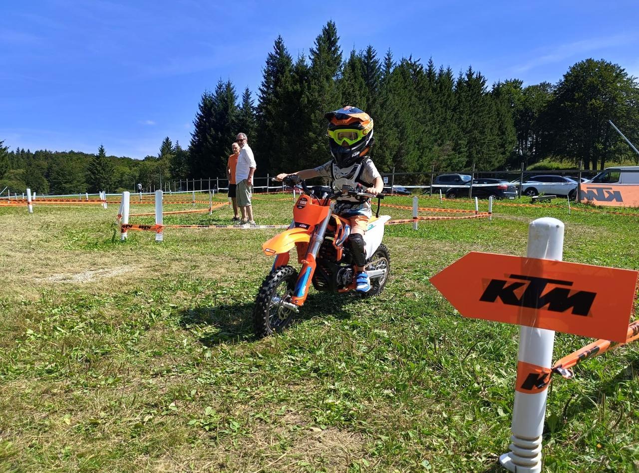 A scuola di moto sull’Appennino modenese con la Ktm Kids Academy