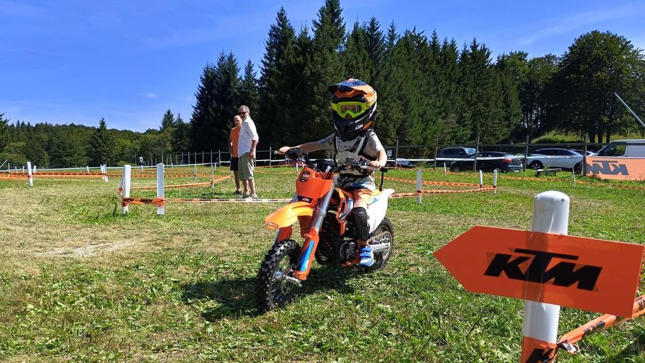 A scuola di moto sull’Appennino modenese con la Ktm Kids Academy