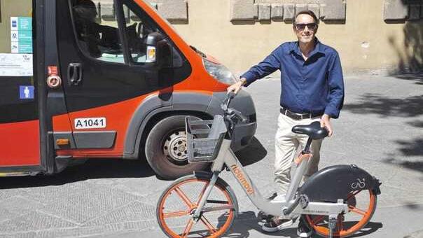 Lucca, la bicicletta condivisa è gratuita per gli abbonati di Autolinee<br>