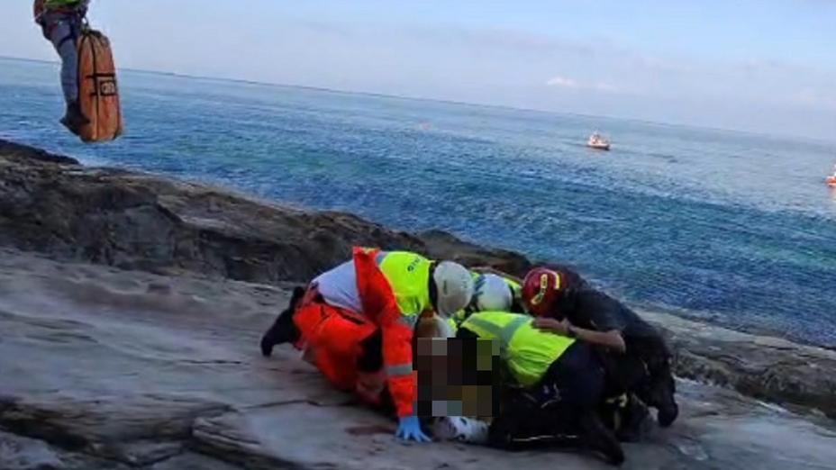 I soccorsi sulla scogliera di Calafuria