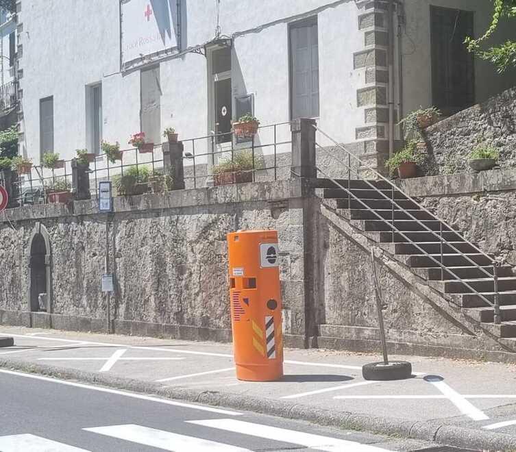 Uno dei due autovelox installati in viale Roma