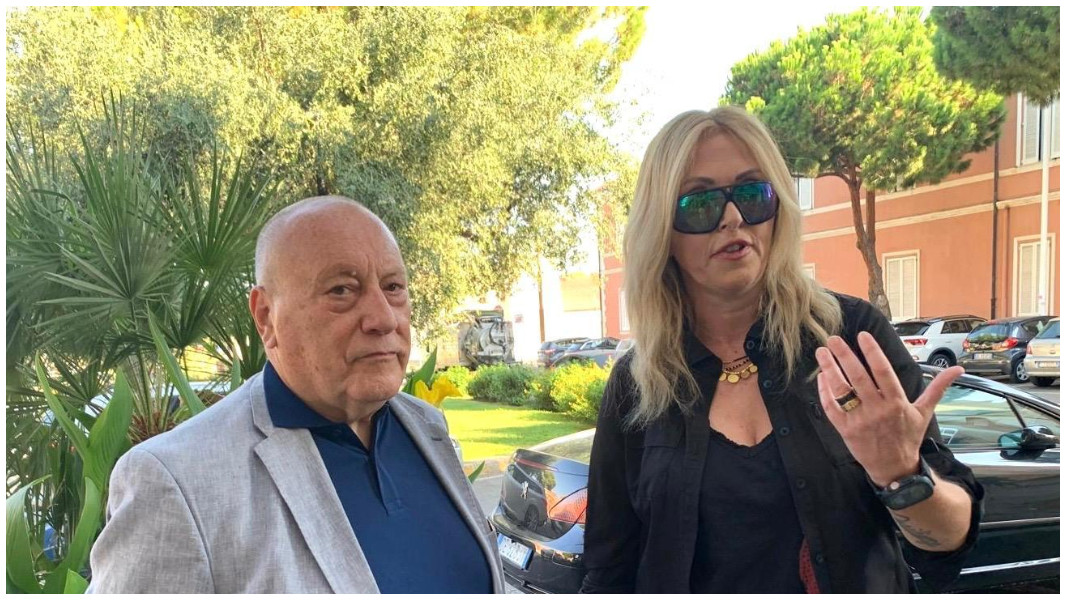 L'avvocato Gianfranco Piscitelli e la criminologa Roberta Bruzzone<em> (foto Mario Rosas)</em>