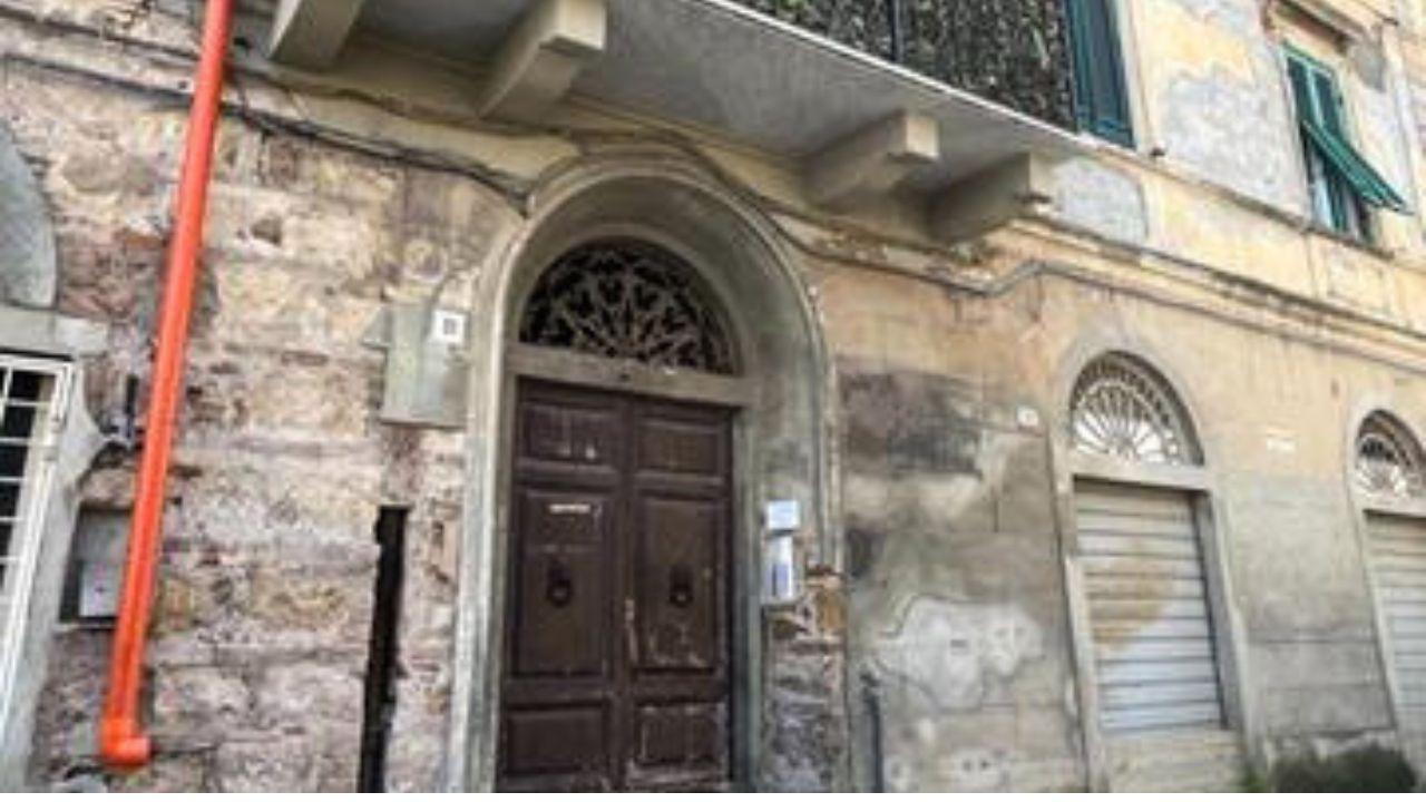 Livorno, la truffa dei falsi lavori nei condomini: i nomi degli indagati e il tesoro da 215mila euro