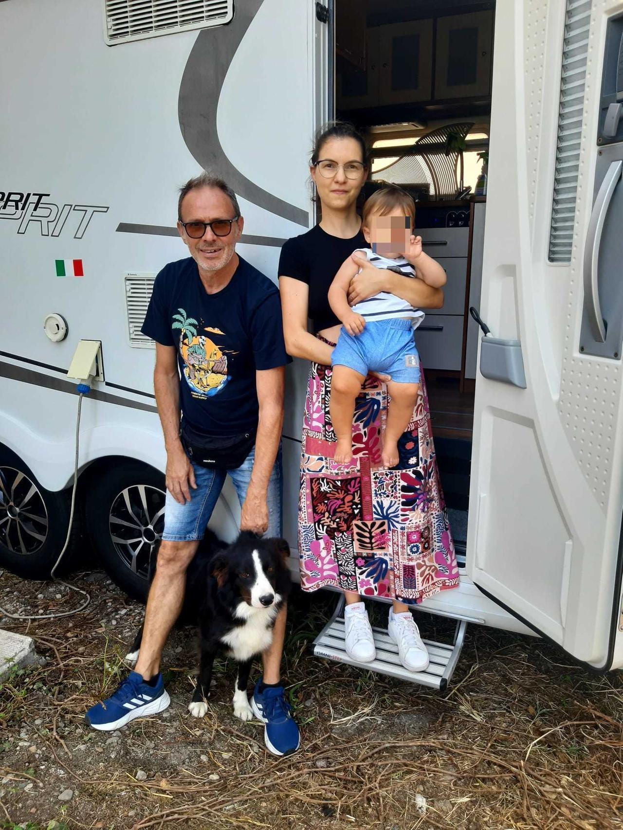 «Abbiamo venduto casa e tutte le nostre cose: ora viviamo in camper e viaggeremo per l’Europa»
