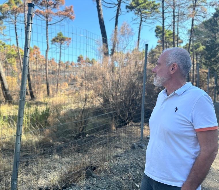 Marco Morelli nell’area naturale colpita dall’incendio