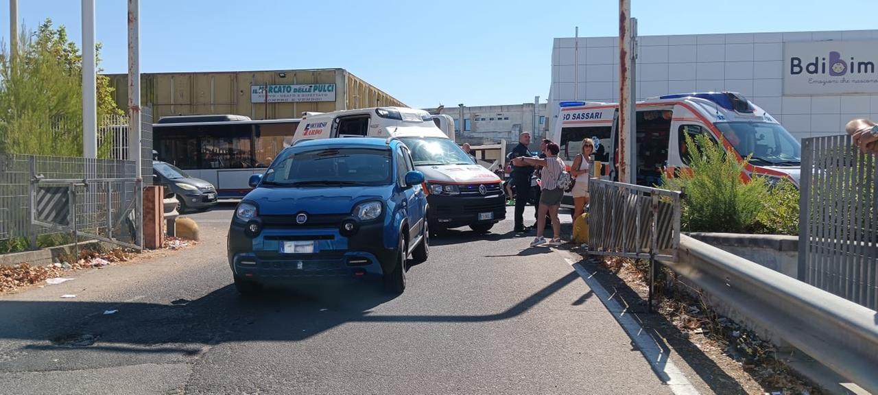 Sassari, pedone investito da un’auto mentre attraversa vicino ai parcheggi dell’ex Auchan