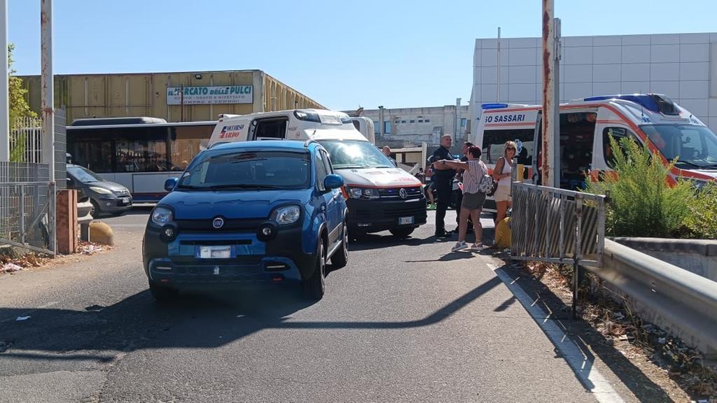 Sassari, pedone investito da un’auto mentre attraversa vicino ai parcheggi dell’ex Auchan