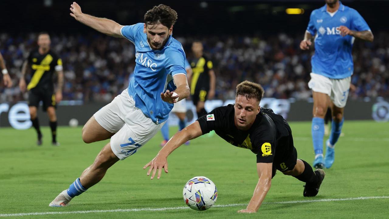 Che bel Modena al Maradona, ma ai rigori vince il Napoli