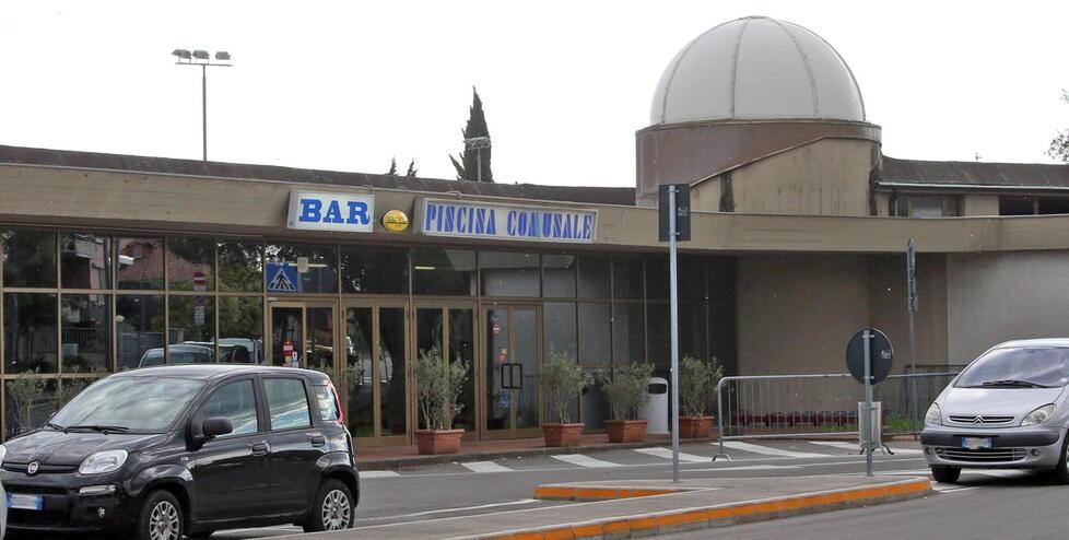 La piscina comunale di via Cimabue (foto Nucci)