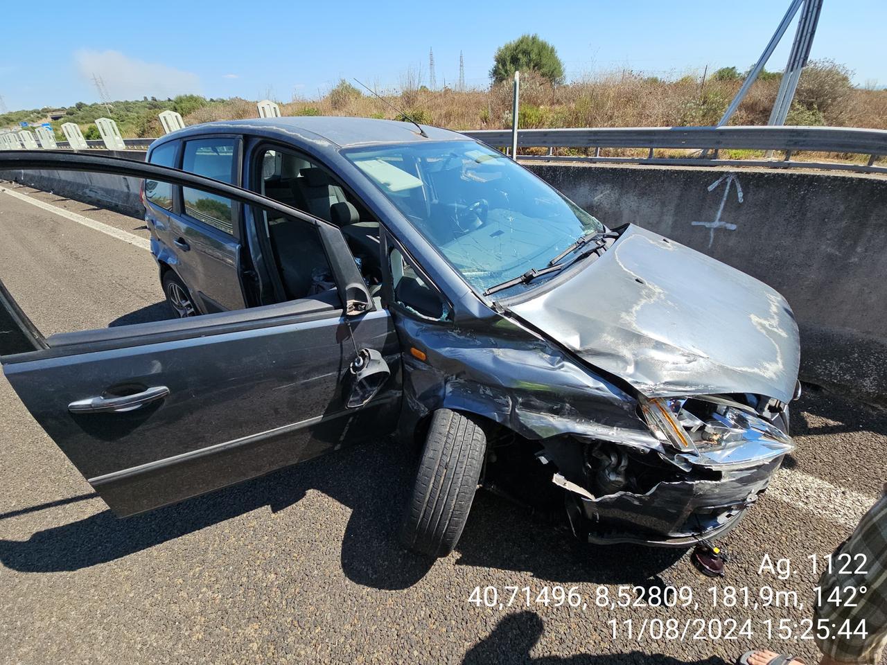 Sassari, auto distrutta dopo una carambola sulla 131: illesa la guidatrice
