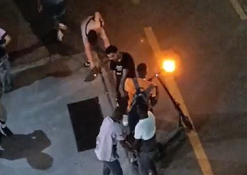 Risse e degrado in via Luosi a Modena, i residenti: «Siamo esasperati» 
