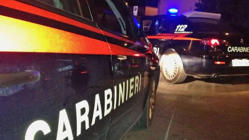 Prato, 19enne trovato morto in strada: s’indaga per omicidio