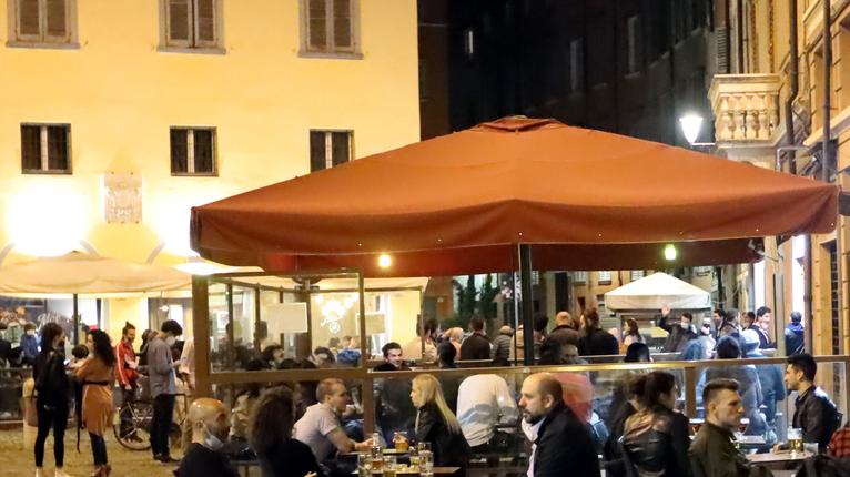 Agosto in città per tanti modenesi: «Viaggiare adesso? Costa troppo»