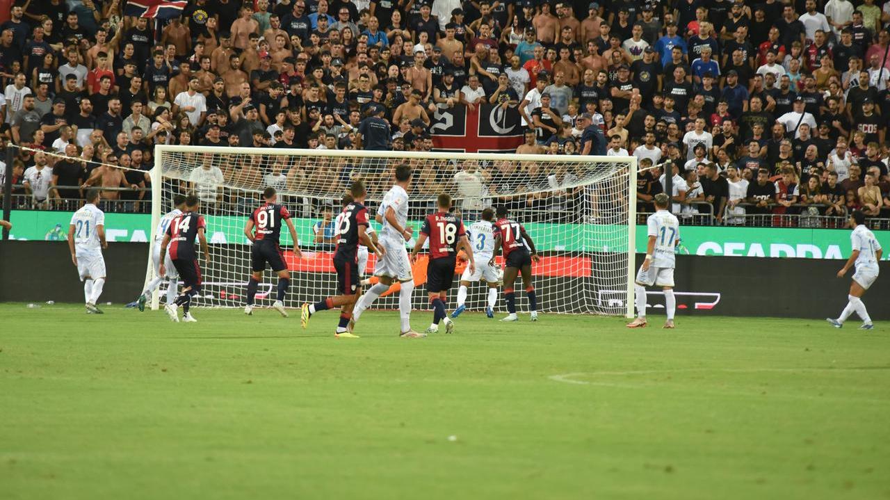 Un'azione della partita (foto Mario Rosas)