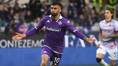 Gonzalez con la maglia Viola mentre esulta