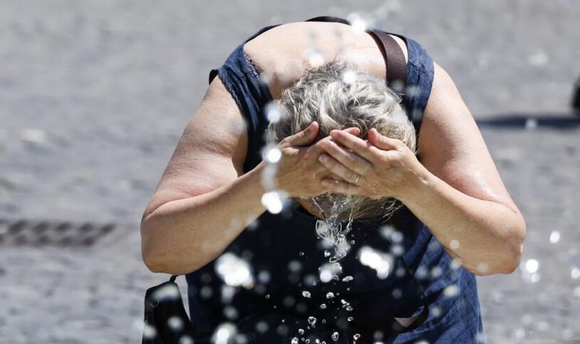 Continua l’allerta caldo anche a Modena, i consigli per un’estate sicura