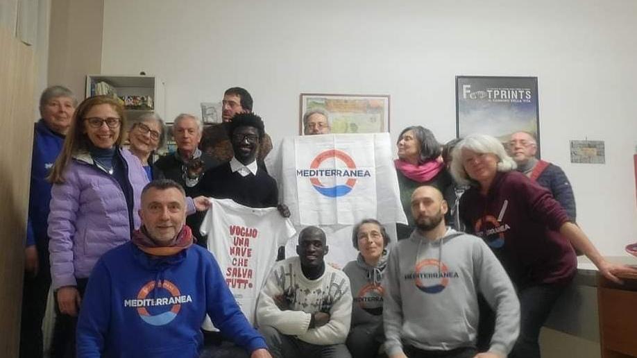 Mediterranea Ferrara, aiuto ai migranti: «Prima si salva, poi si discute»