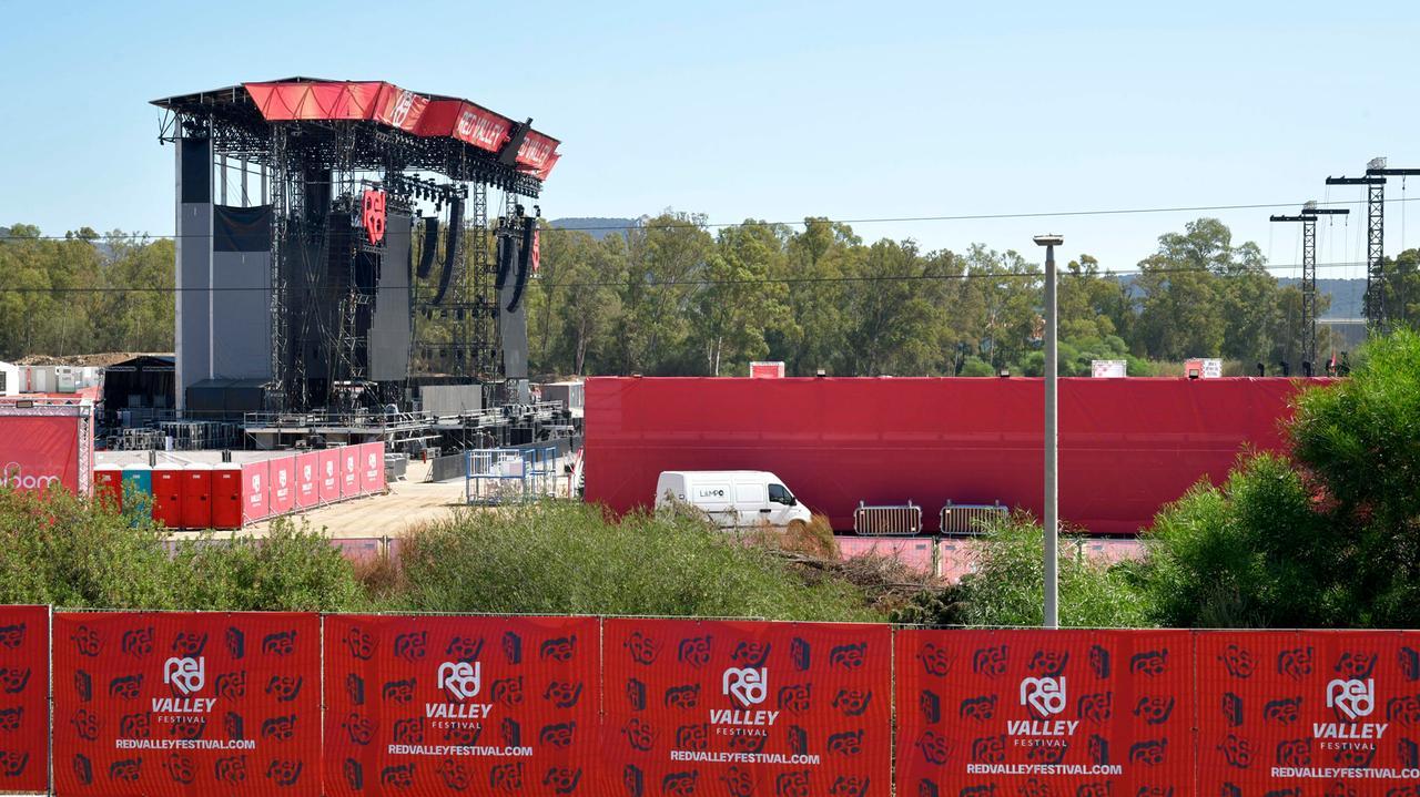 
	Il palco del Red Valley allestito nell'Olbia Arena (foto Vanna Sanna)

