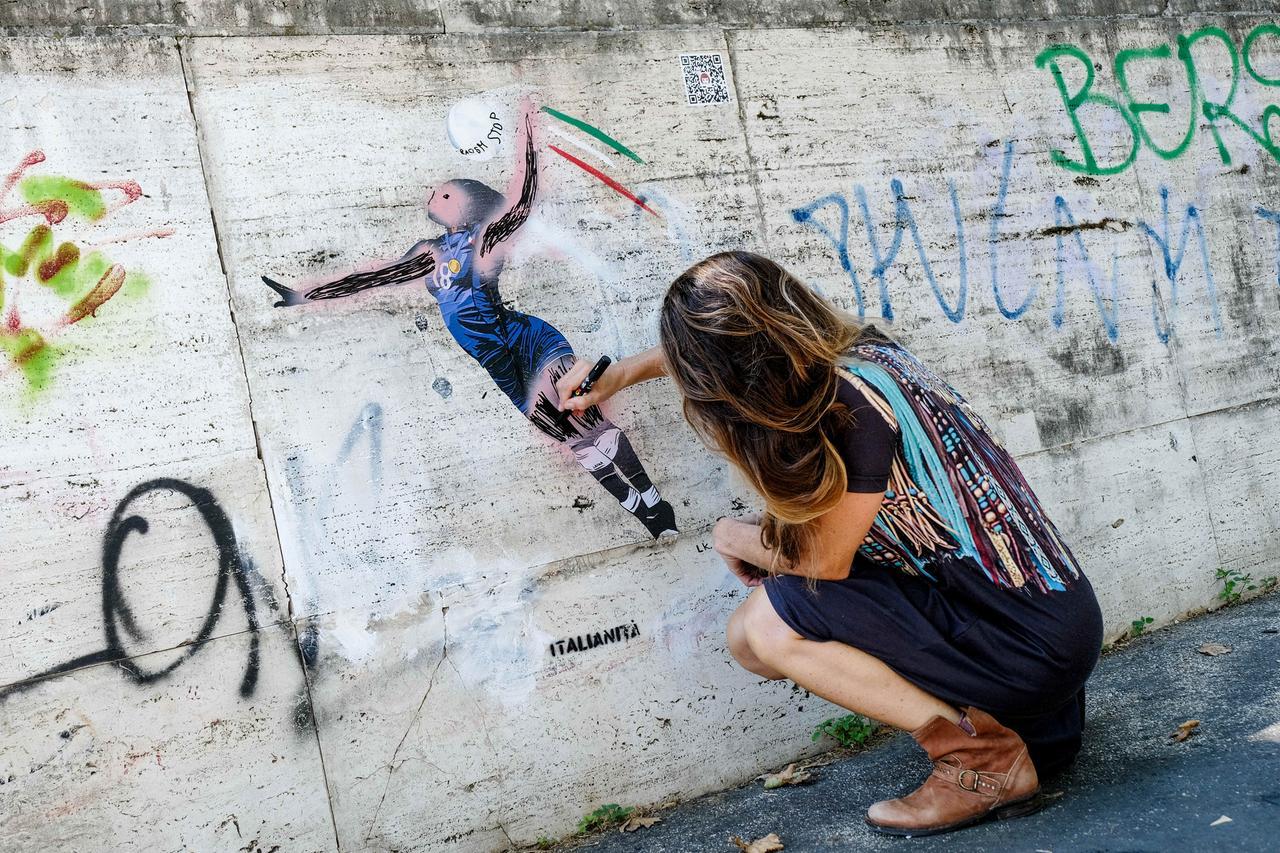 
	Il murale vandalizzato: una cittadina lo ridipinge con i colori naturali

