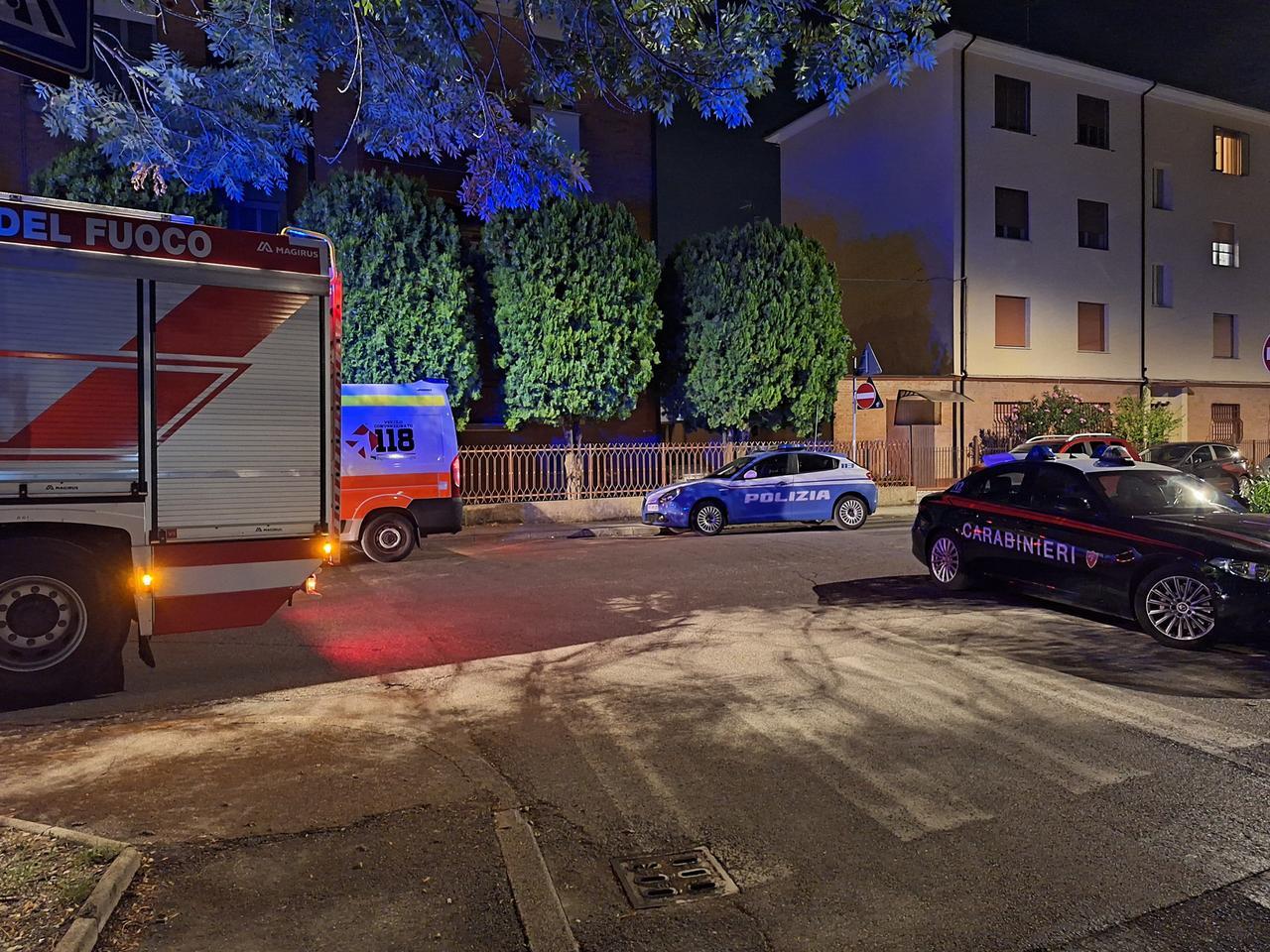 Ferrara, minacciato dal condomino: arrivano polizia e carabinieri