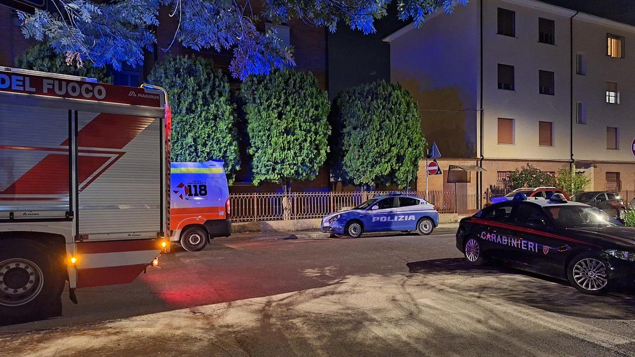 Ferrara, minacciato dal condomino: arrivano polizia e carabinieri