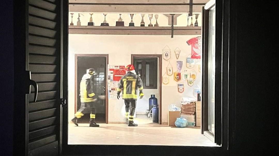 Tragedia sfiorata nella notte a Galtellì: scoperta bombola di gas con innesco alla Casa dello Sport