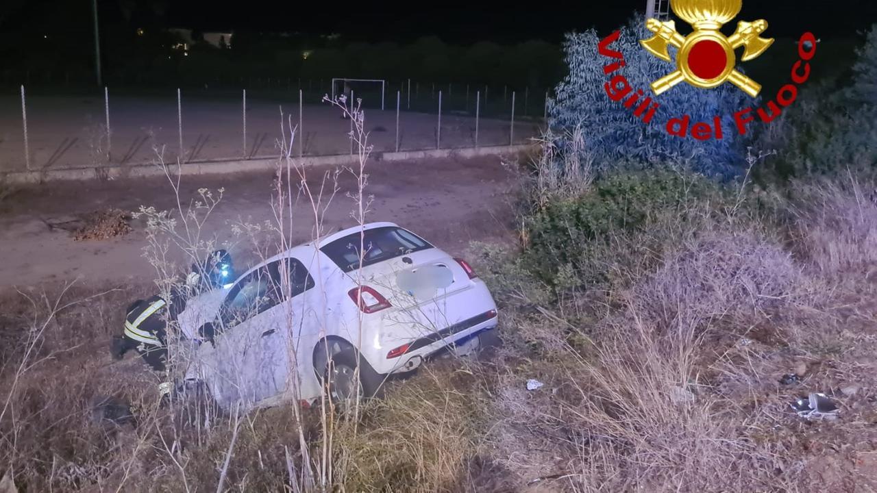 Auto in un fossato a Baia Sardinia: ferita una donna