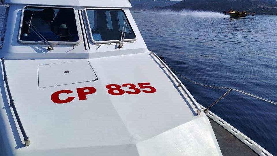 Mare mosso e correnti, bagnanti e surfisti in difficoltà a Porto Alabe e Columbargia