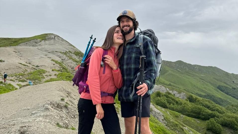 La lettera del carpigiano Andrea alla fidanzata Valentina Fino, precipitata in un dirupo: «Il nostro amore nato sui sentieri»