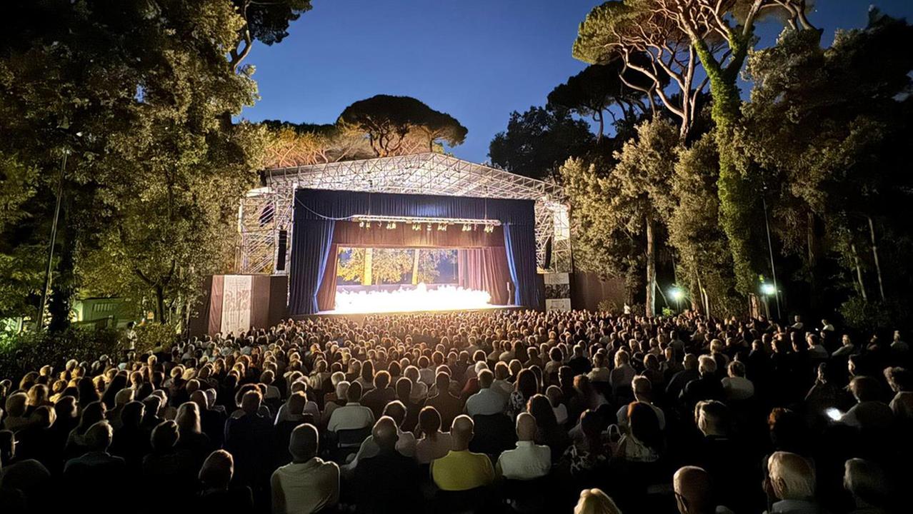 Uno spettacolo a Marina di Pietrasanta 