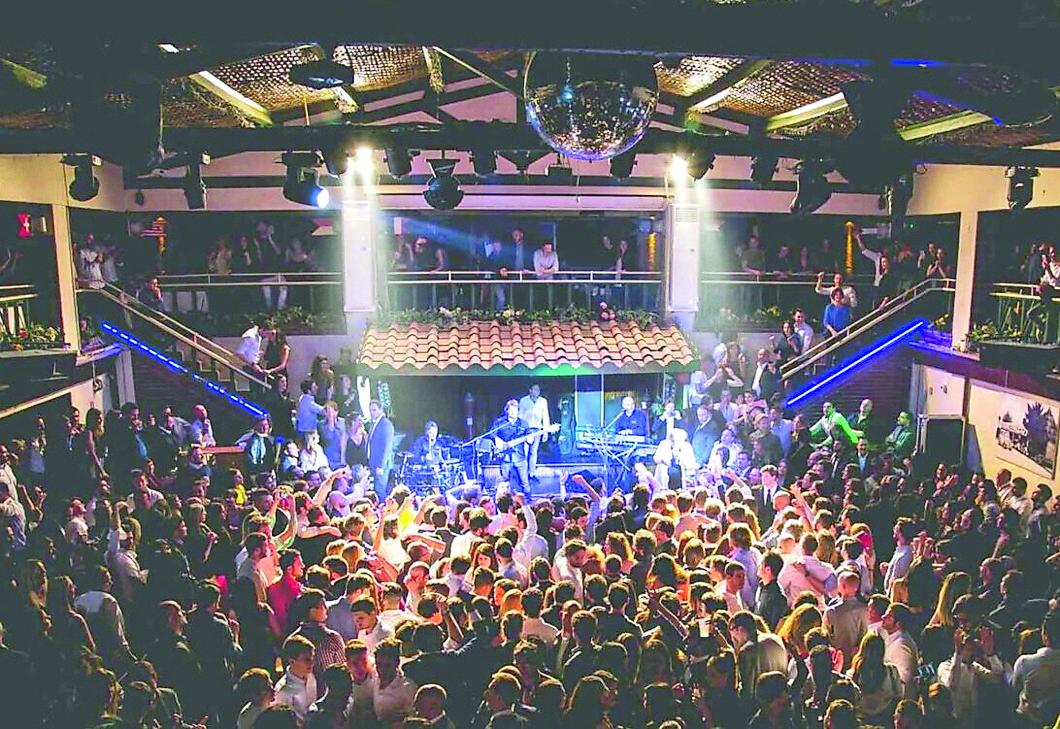 La Capannina compie 95 anni: la festa di compleanno a Forte dei Marmi con due ospiti speciali