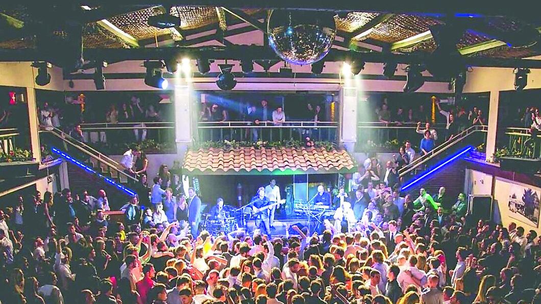 La Capannina compie 95 anni: la festa di compleanno a Forte dei Marmi con due ospiti speciali