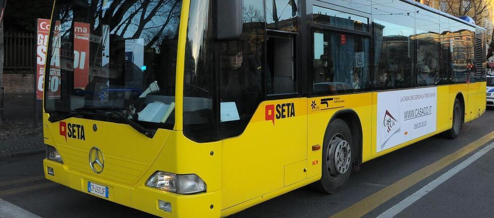 Modena, il durissimo attacco dei sindacati: «Premi in busta solo a qualcuno: così Seta divide i dipendenti»