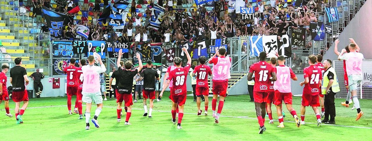 
	Immagini della vittoria del Pisa nell&rsquo;ultima gara (foto Ufficio stampa Pisa Sc)

