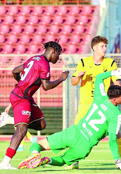 
	L&rsquo;attaccante granata Italeng, qui in gol contro la Pianese

