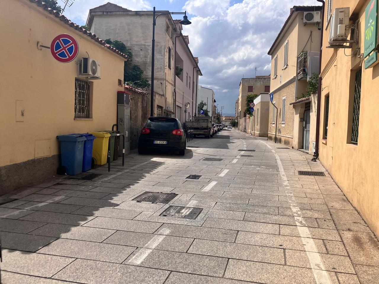 Olbia, pedone falciato da un’auto in centro: è in gravissime condizioni