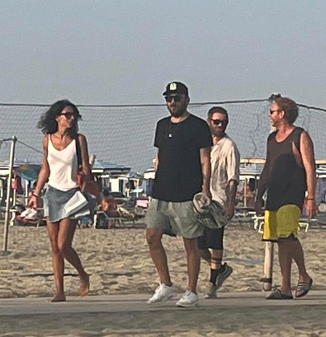 Cesare Cremonini al Lido di Spina. Pomeriggio all’insegna del relax