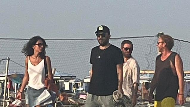 Cesare Cremonini al Lido di Spina. Pomeriggio all’insegna del relax