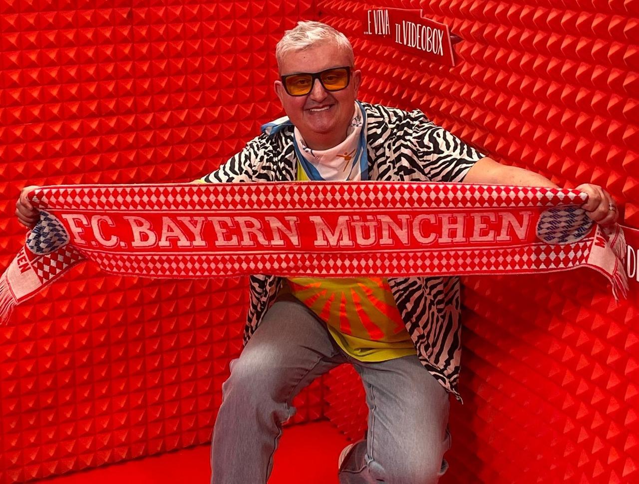 L’uomo gatto diventa scrittore e racconta il legame con Cento