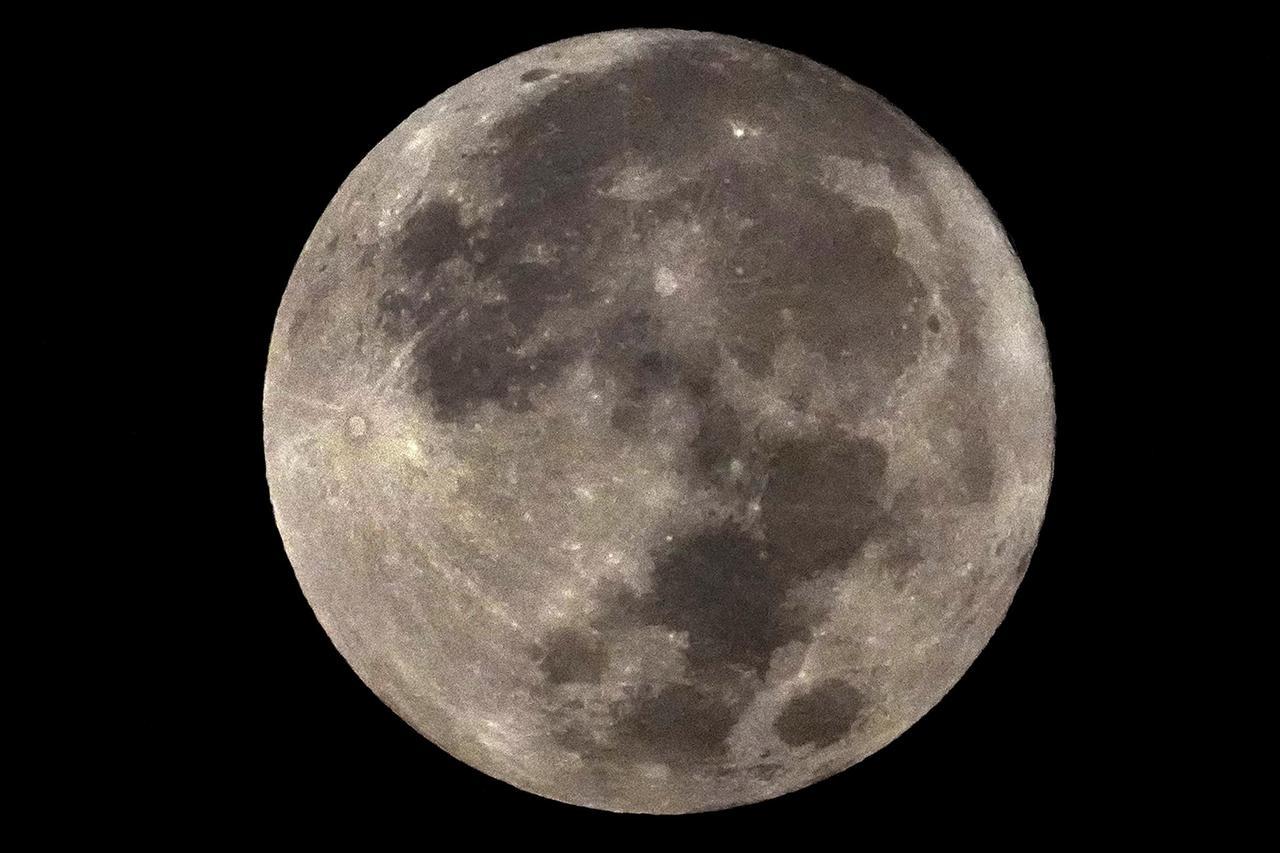 
	Una superluna (Foto d'archivio)

