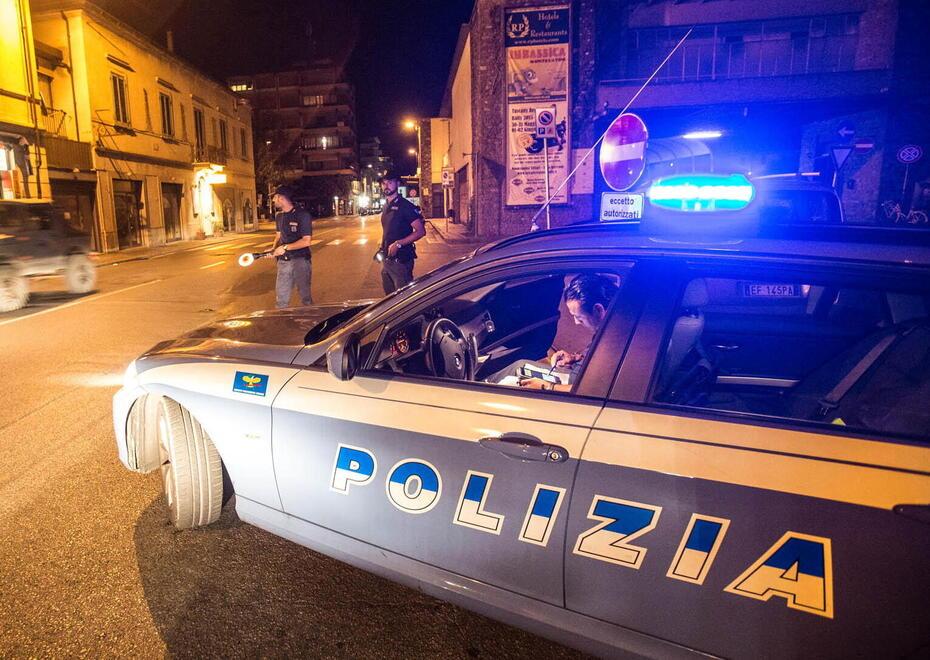 Montecatini, picchiato e rapinato in centro. Denunciati i suoi tre aggressori
