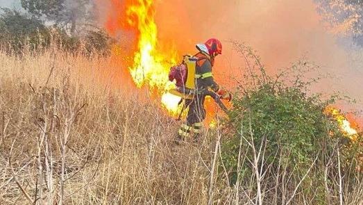 Incendio in una casa colonica a Marrubiu, paura per due bambine