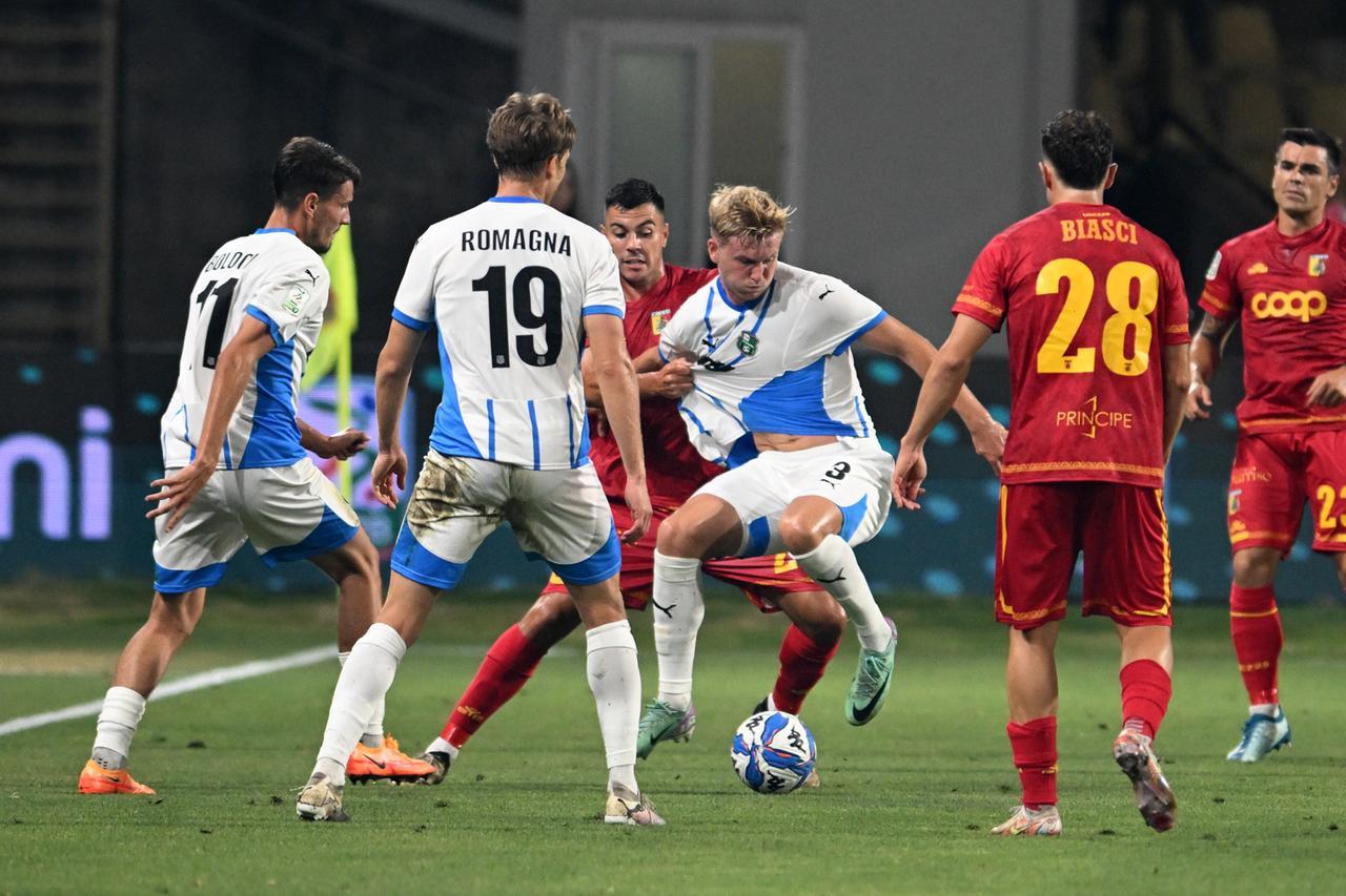 Il Sassuolo pareggia e si mangia le mani: Laurienté sbaglia un rigore al 95’